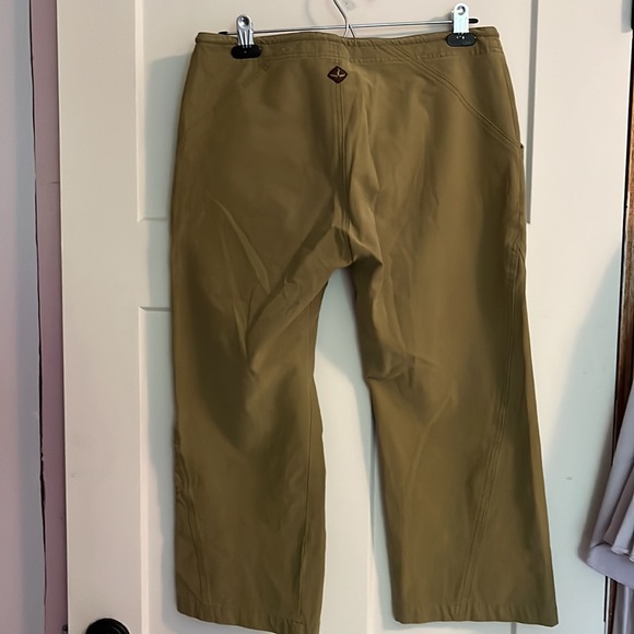 Three quarter length Prana capris. - Picture 2 of 4